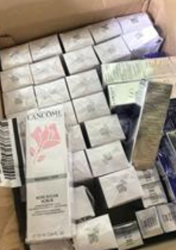 Un grupo de cajas en una caja Descripción generada automáticamente